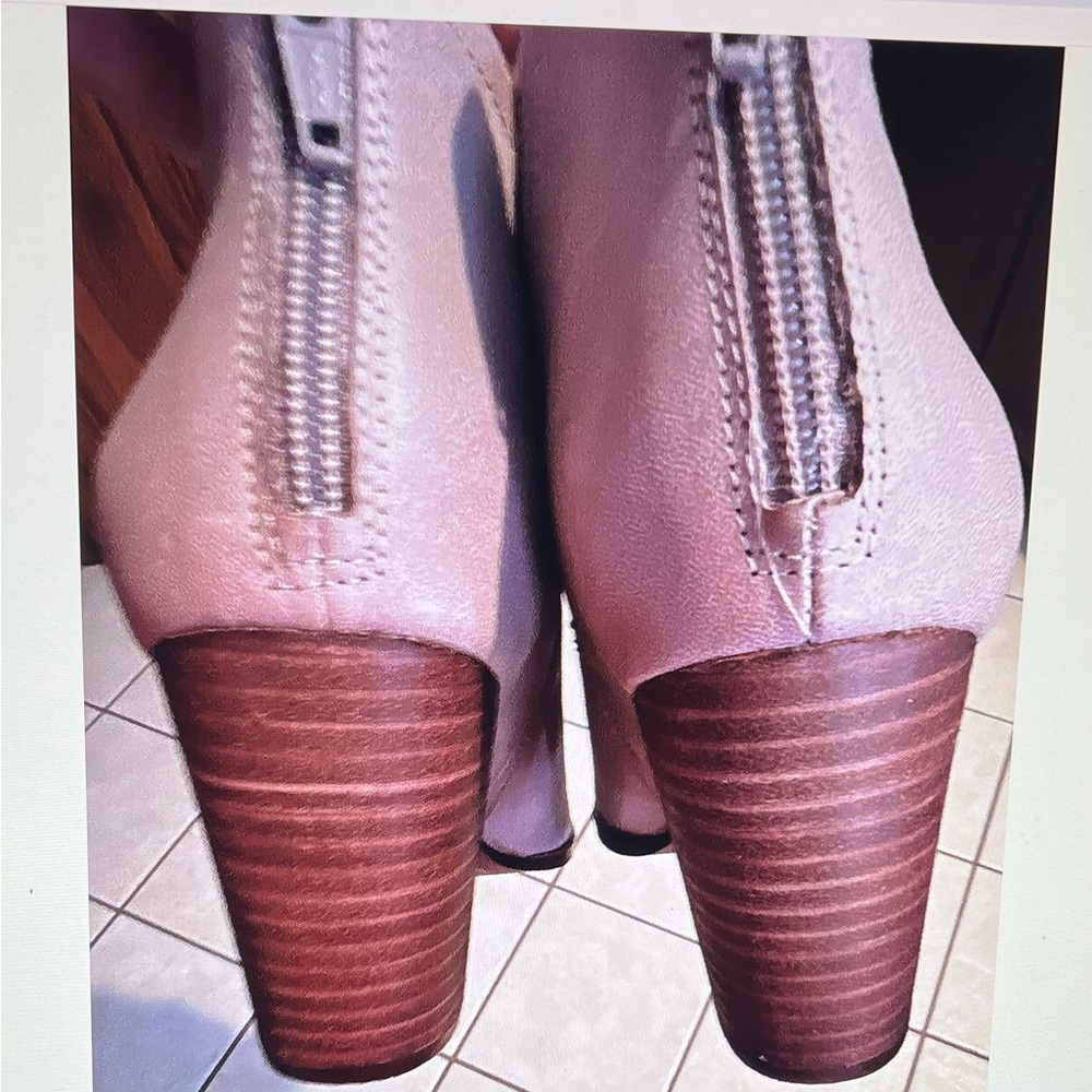 GB Leather Tan Zip Closure, 3.5”Heels, Sz-9M Booties . - Picture 4 of 4